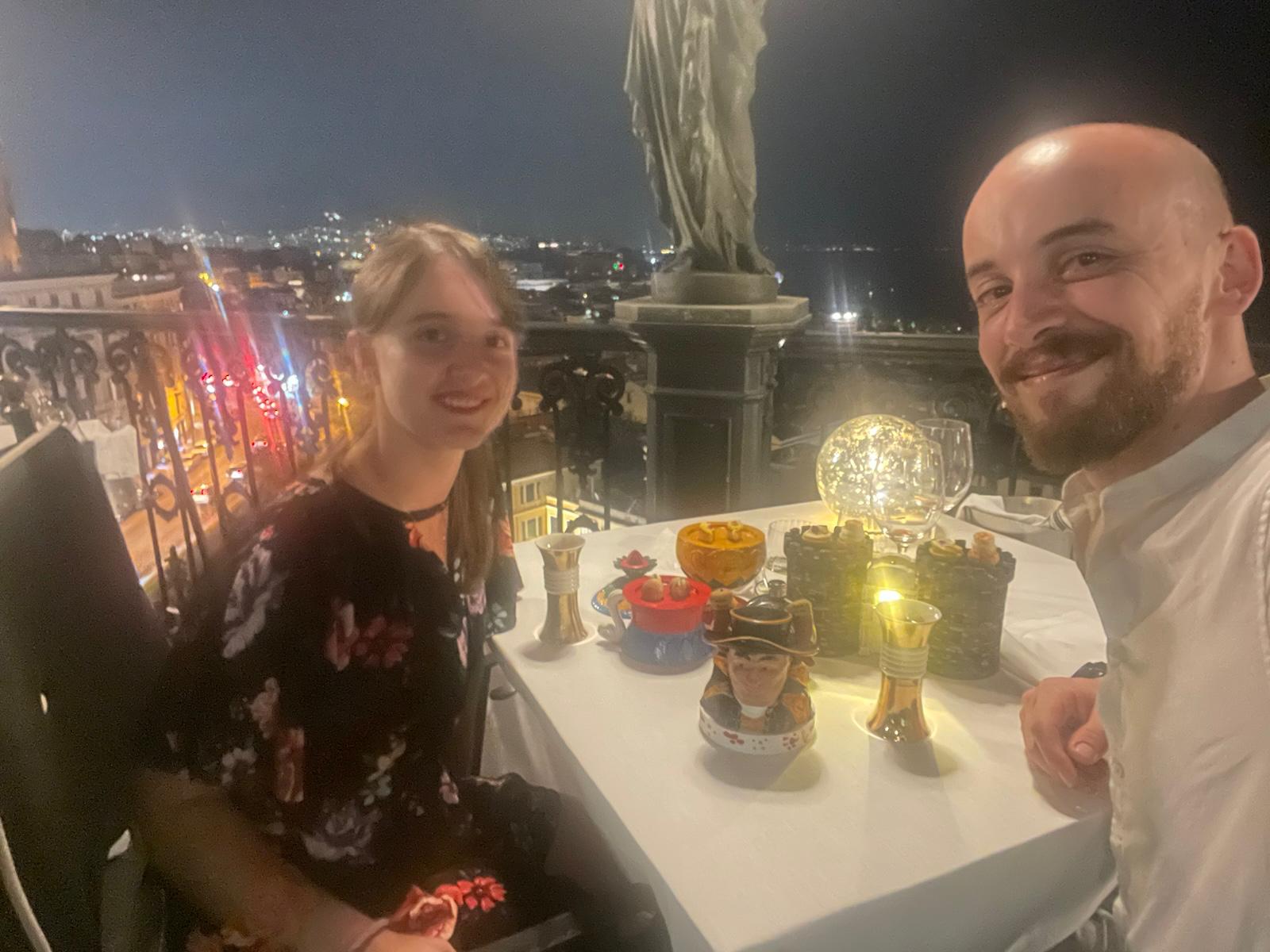 Estrella y Josep cenando